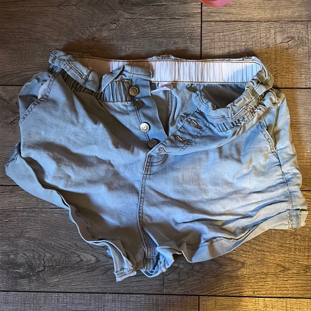 High button up shorts Large 11/13 very stretchy